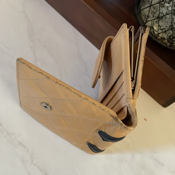 Chanel Quilted Black Tan Vintage Wallet As Is CC Authentic - Picture 16 of 17
